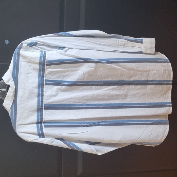 Gap button down shirt. Size S - Picture 2 of 4